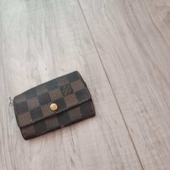 Louis vuitton 6 ring key holder damier ebene Authentic - Picture 2 of 10